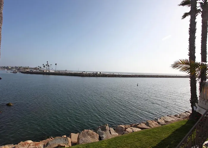 Oceanside Marina Suites - A Waterfront Hotel
