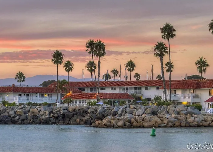 Oceanside Marina Suites - A Waterfront Hotel